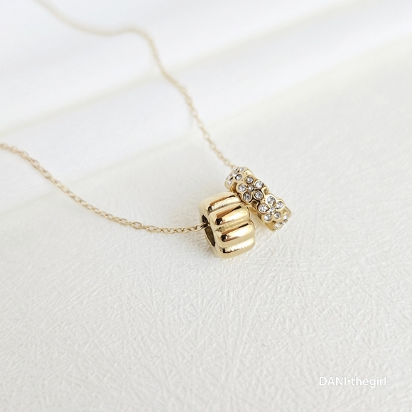 Gold Floral Bead Charm Necklace - Picture 5 of 9